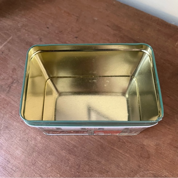 Vintage Toy Shoppe Holiday Tin From 1996 Tin Box Company of America - Picture 10 of 11